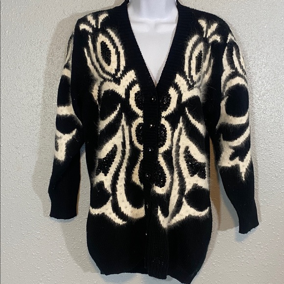 Vintage Christine Black & White Fuzzy Knit Cardigan, Beaded Button  Size M - Picture 12 of 12